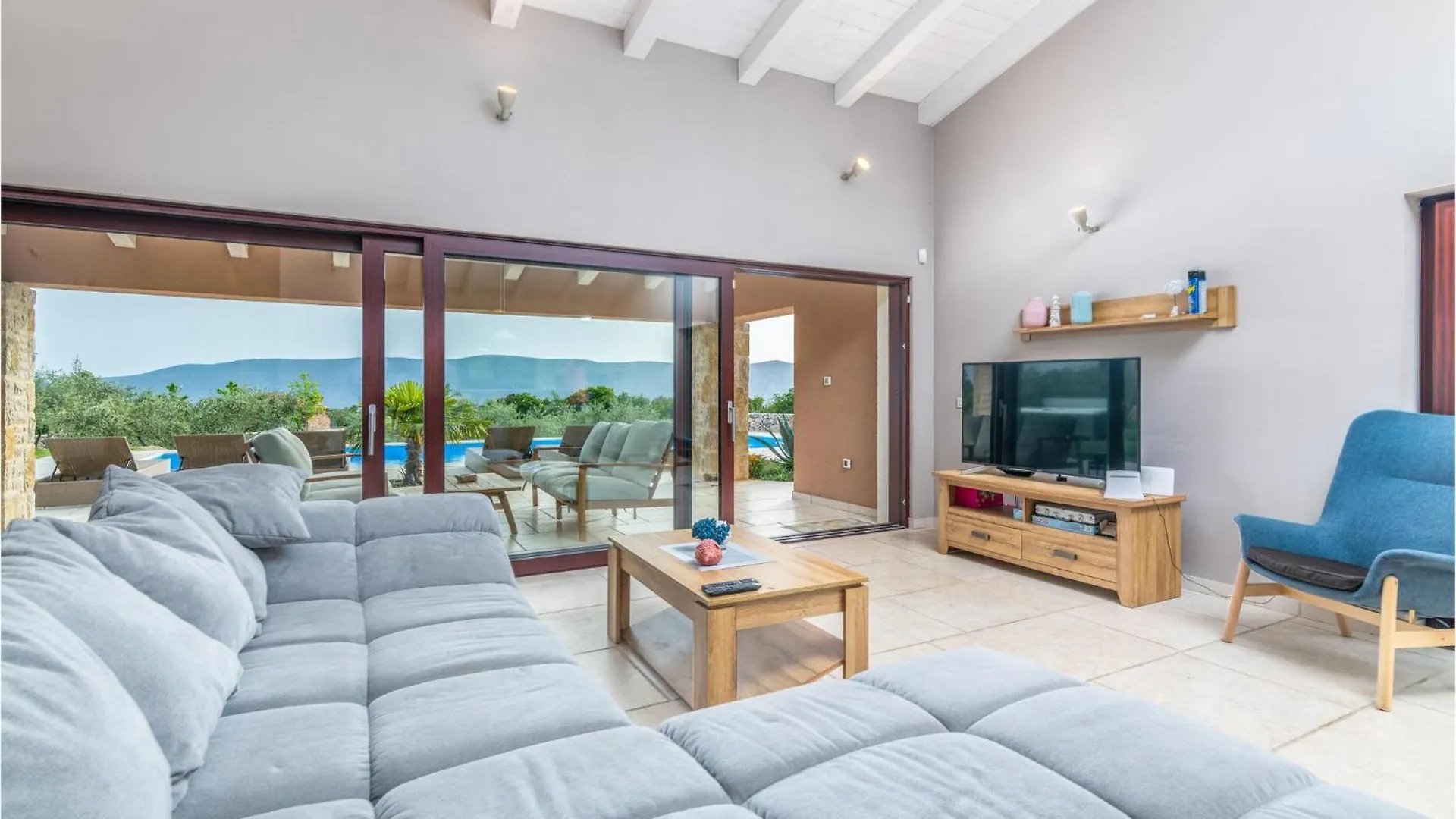 Beautiful Home In Linardici With Kitchen Holiday home